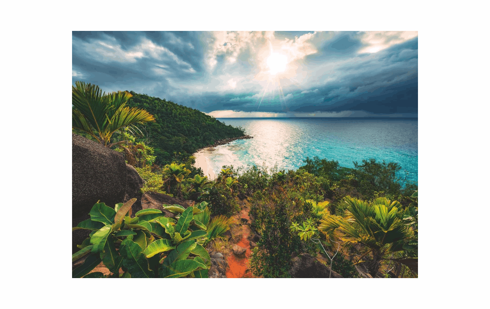 Beautiful Islands Hawaiian Heaven 1000 Piece Puzzle by Ravensburger - The Jigsaw Cellar