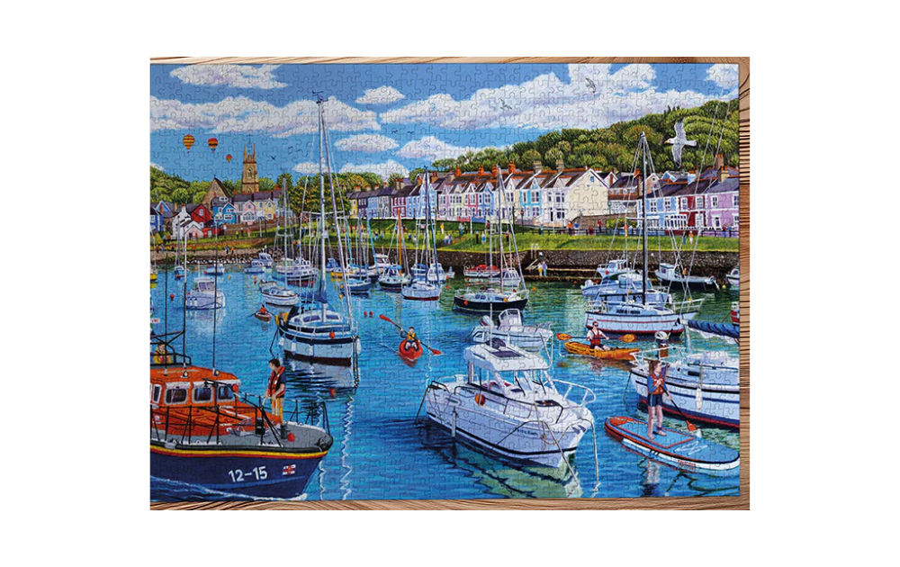 Aberaeron Cardigan Bay 1000 piece jigsaw puzzle Gibsons showing colourful harbour with moored boats quayside houses and blue sky